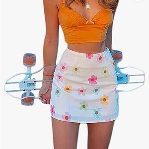 White flower mini skirt